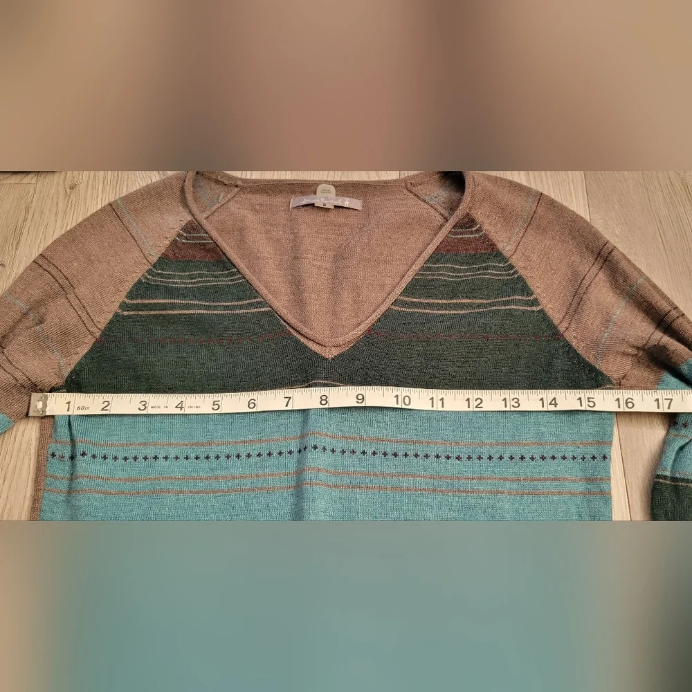 Smartwool Sulawesi Striped Merino Wool Blend Long Sleeve V-Neck Top, Women Small - Picture 4 of 13